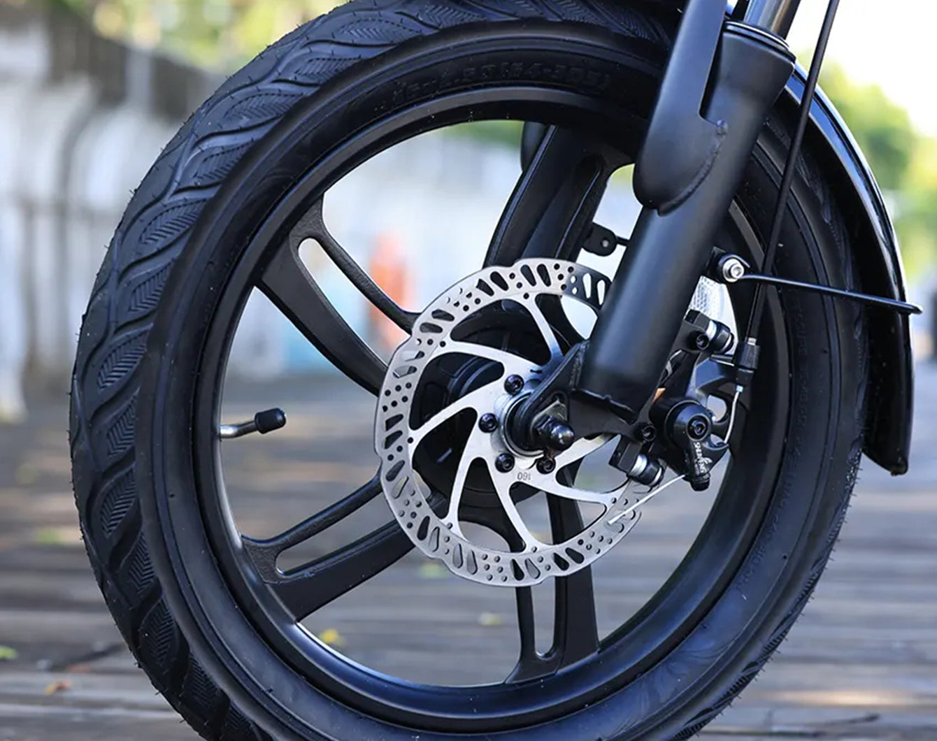 16" x 2.5" Fat Tires: Confidence Meets Control